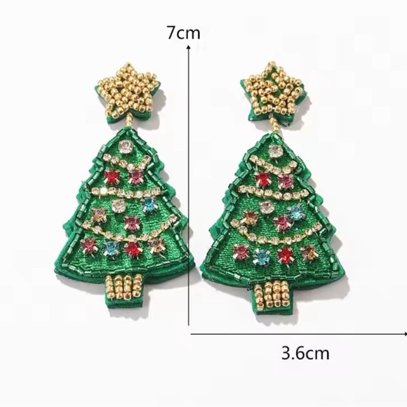 Christmas Tree Green Beaded Earrings - Picture 4 of 5